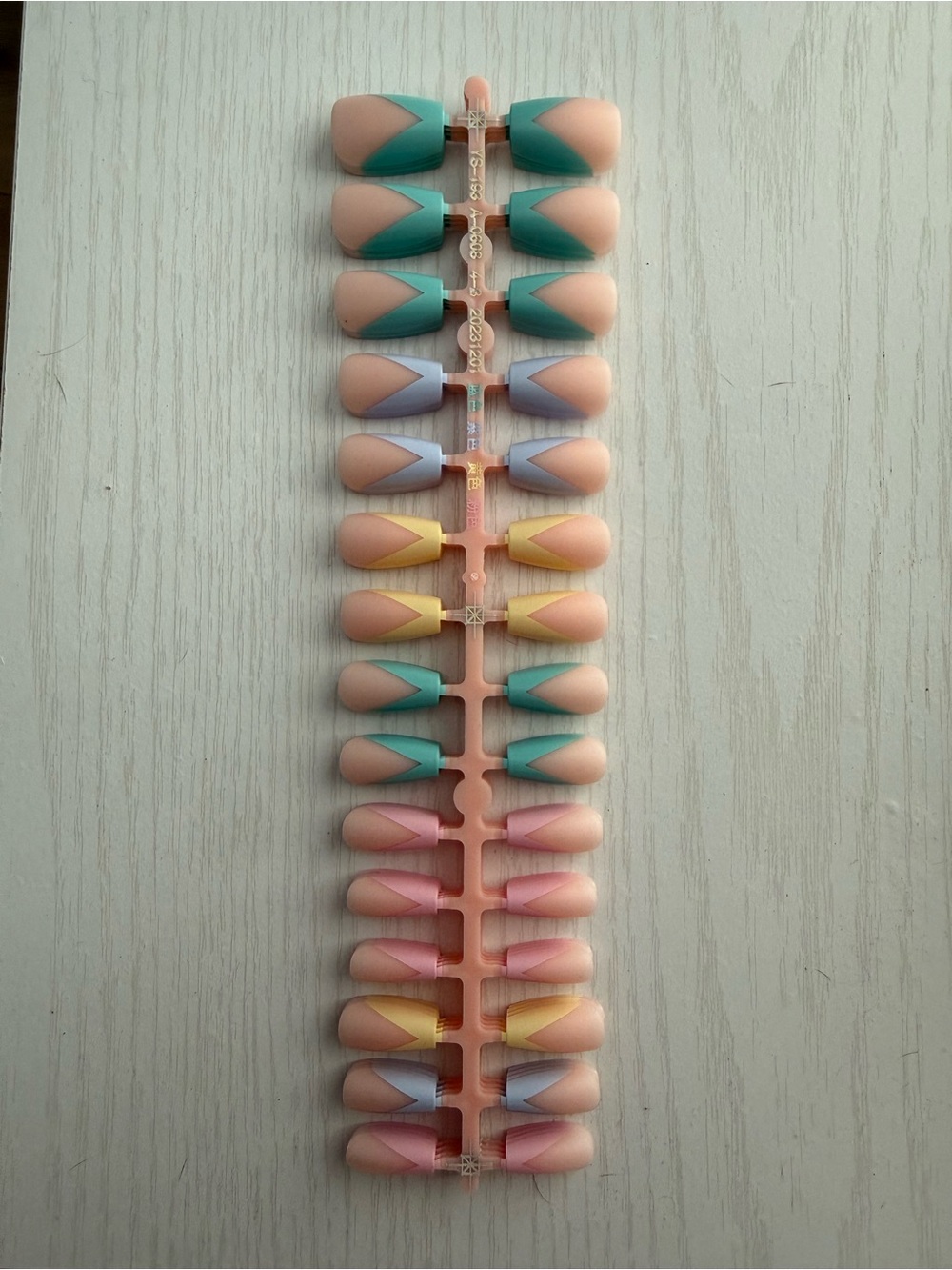 Kids Color-Block Press-On Nails - Pastel Mix